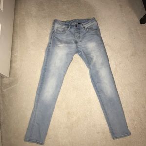 H&M light wash skinny jeans